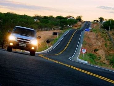 Lei do farol baixo já está vigorando nas estradas