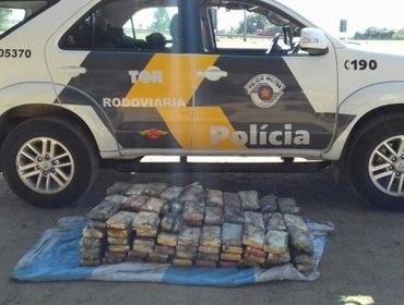 POLICIAMENTO RODOVIÁRIO APREENDE COCAÍNA