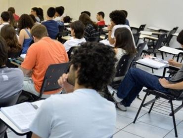 55% dos jovens acha que crise do Fies dificulta fazer faculdade