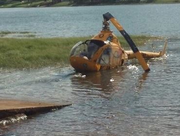 Helicóptero cai na represa de Avaré