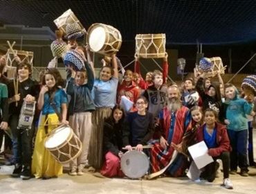 Frea recebe apresentação de Maracatu