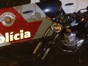 Polícia Militar prende ladrão de moto