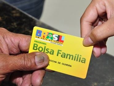 Após 10 anos, Bolsa Família cai e reduz poder de compra