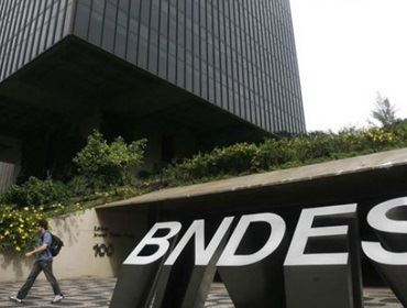 Desembolsos do BNDES caem 46% no 1º tri, a R$18 bi