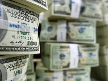 Em dia de correções, dólar fecha em alta de 2,24% e bolsa cai 0,63%